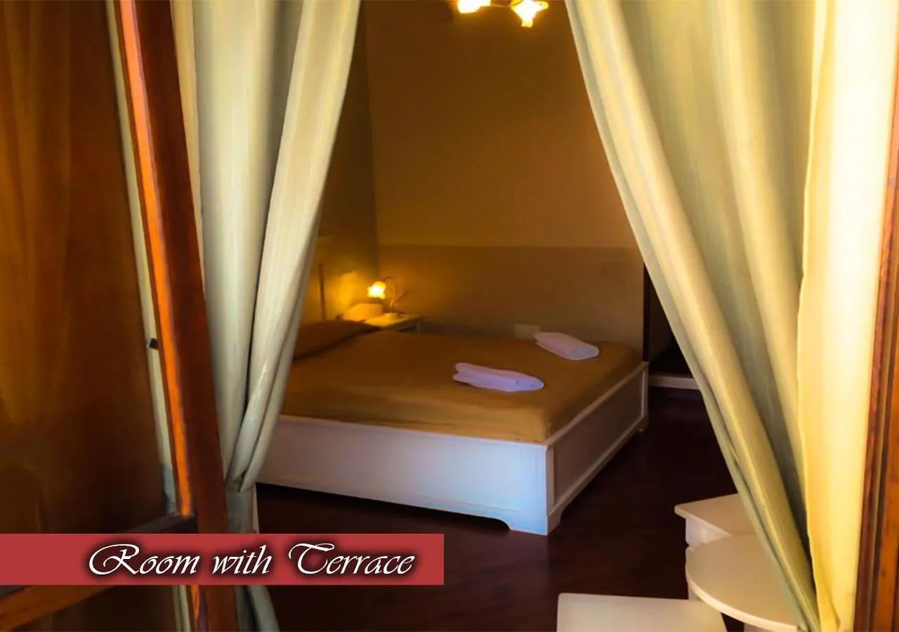 Bed & Breakfast Medea Naples 2*,