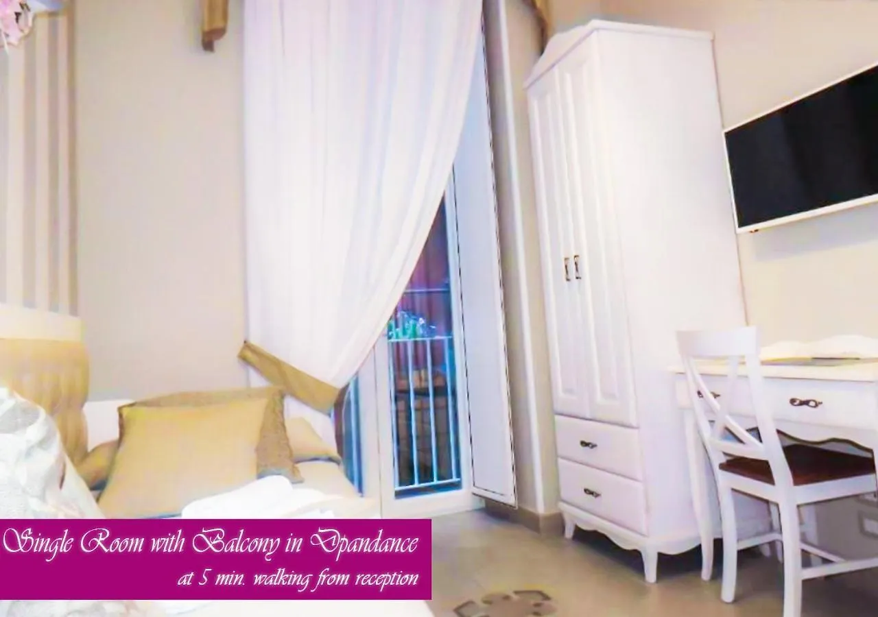 Bed & Breakfast Medea Naples Italy